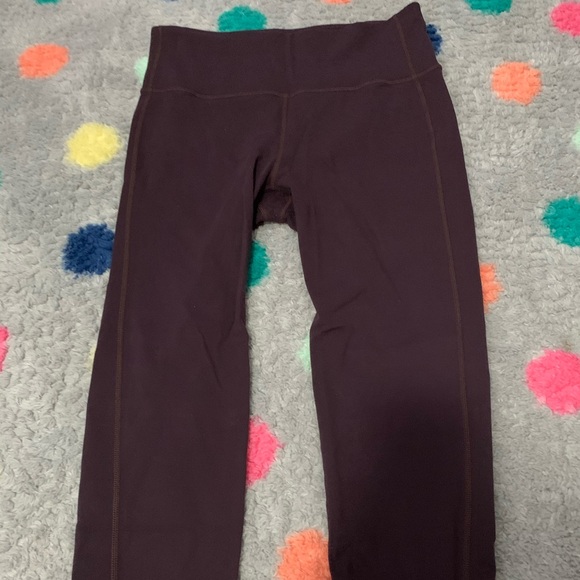 GUC athleta capris eggplant/dark purple Sz medium - Picture 1 of 4
